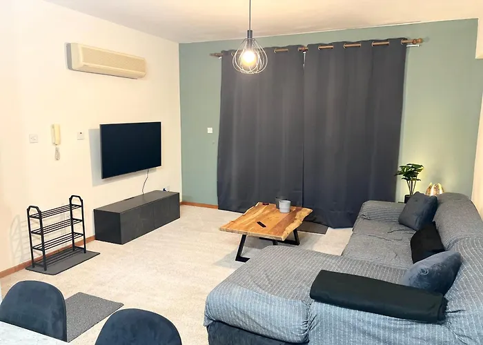 212 Apartment, A 2-bedroom Escape Πάφος