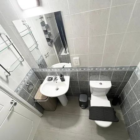 212 Apartment, A 2-bedroom Escape *