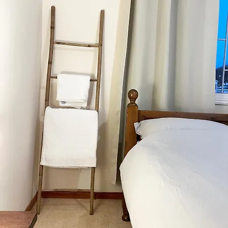 212 Apartment, A 2-bedroom Escape דירה פאפוס