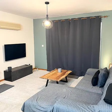 דירה 212 Apartment, A 2-bedroom Escape פאפוס