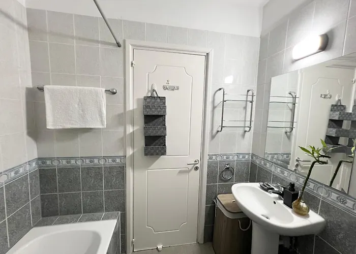 212 Apartment, A 2-bedroom Escape アパート