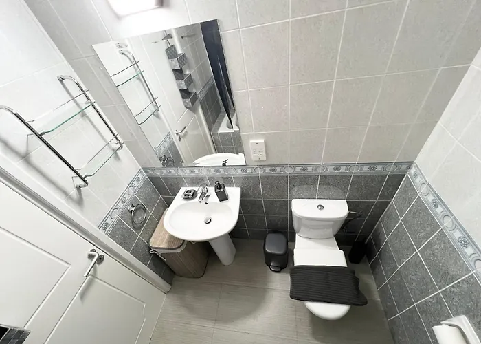 212 Apartment, A 2-bedroom Escape *