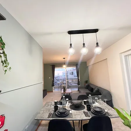 212 Apartment, A 2-bedroom Escape *