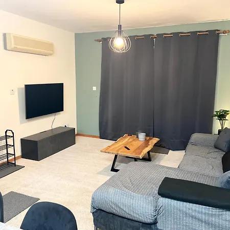 212 Apartment, A 2-bedroom Escape Pafos