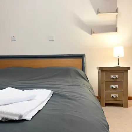 212 Apartment, A 2-bedroom Escape Daire