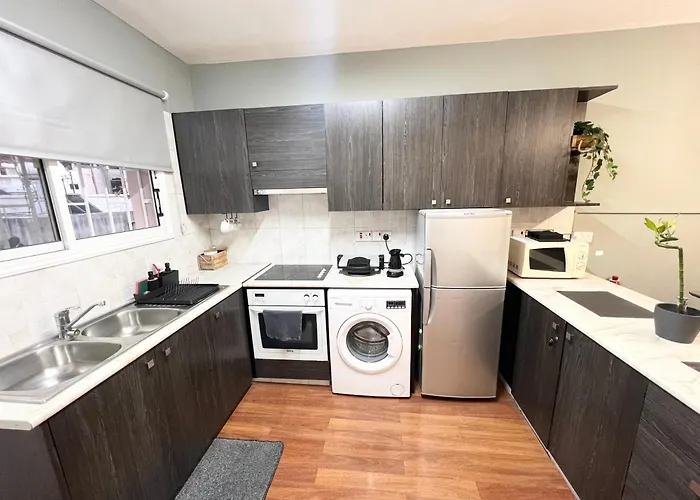 212 Apartment, A 2-bedroom Escape Apartmán *